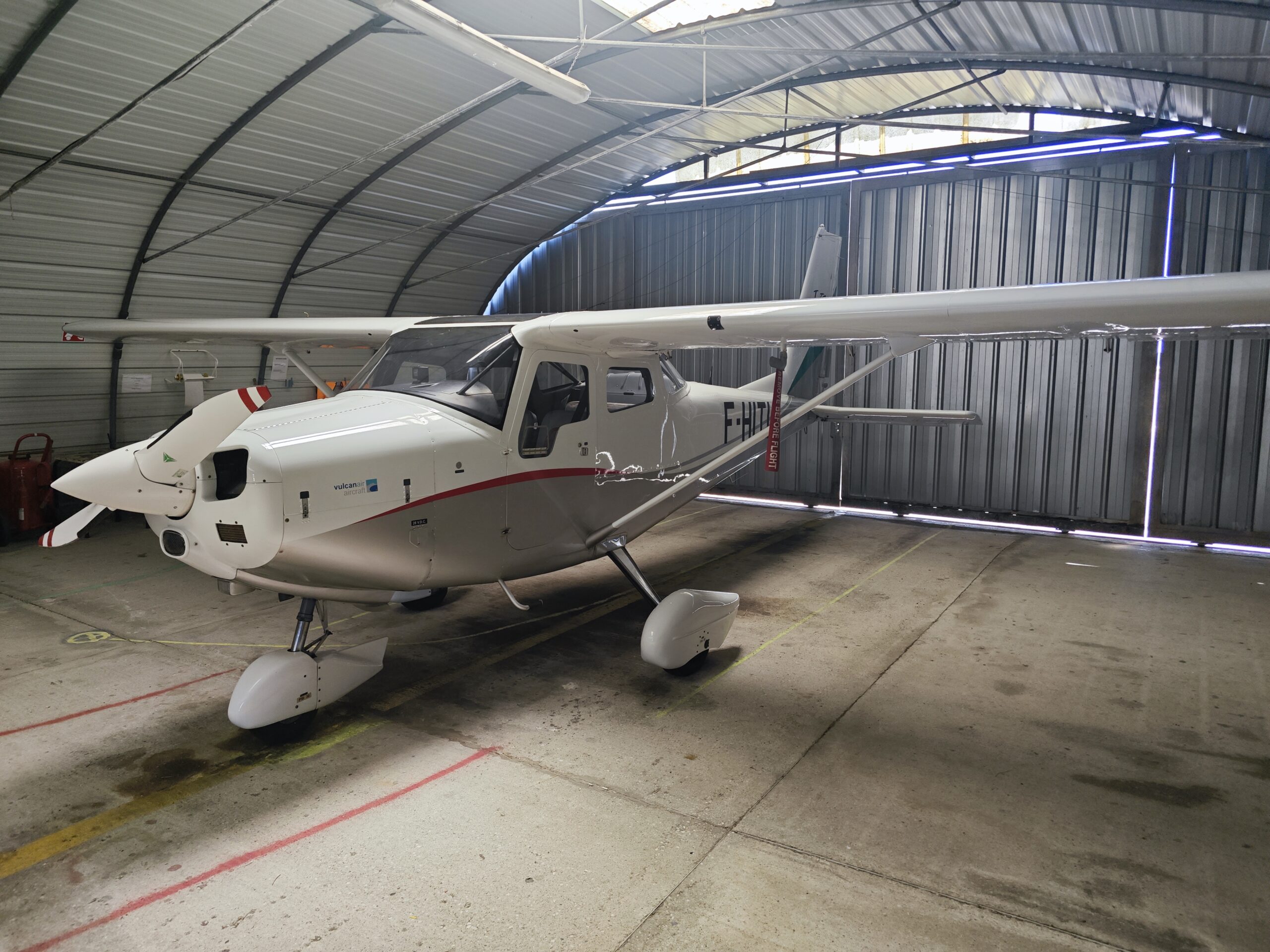Vulcanair V1.0